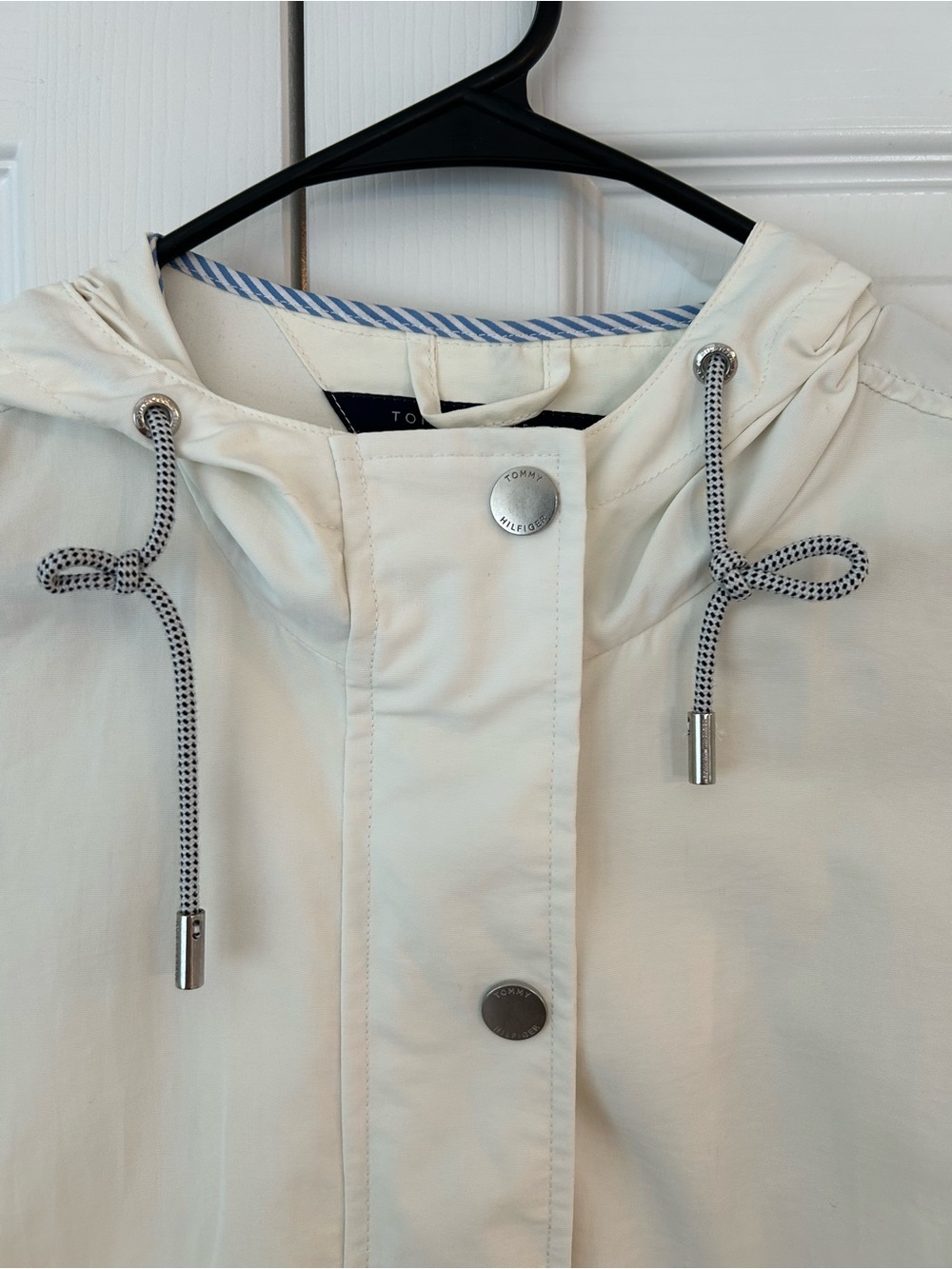 NWOT Tommy Hilfiger Women’s White Full Zip Snap Button Windbreaker Jacket Size S - Picture 3 of 14